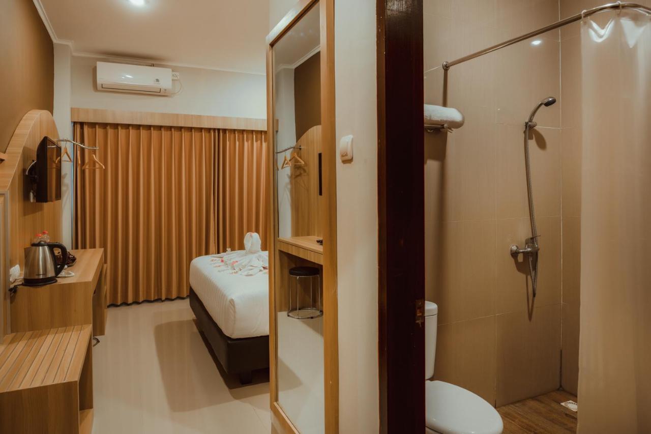 Panfila Hotel Kuta  Buitenkant foto