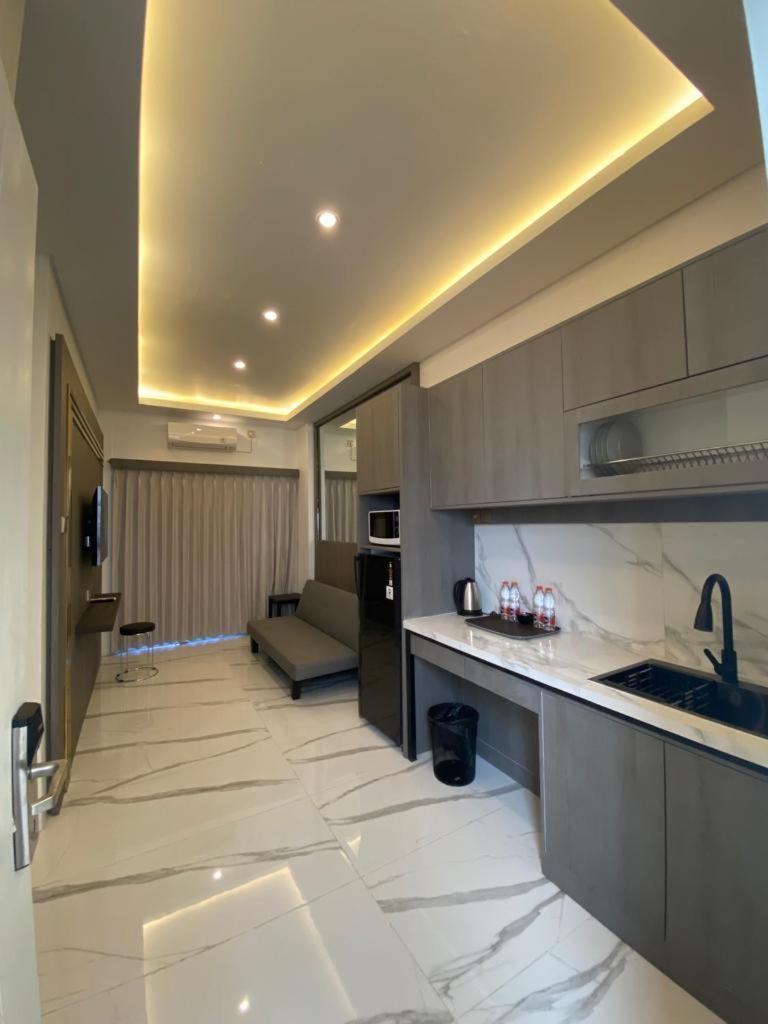 Panfila Hotel Kuta  Buitenkant foto